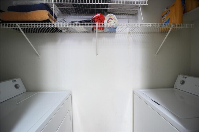 Building Photo - 11603 Pearwood Pl