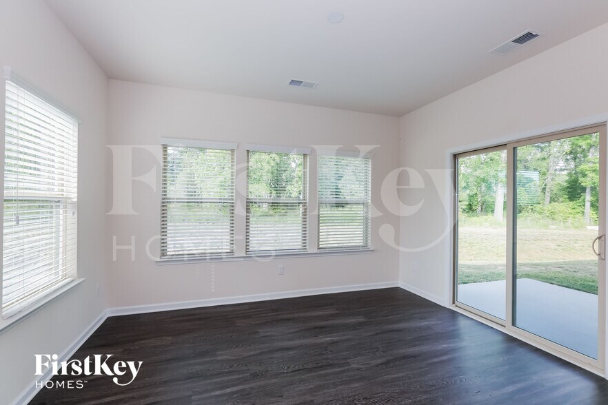 Building Photo - 1323 Privett Park Pl