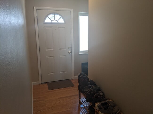 Building Photo - 2089 S Deframe St