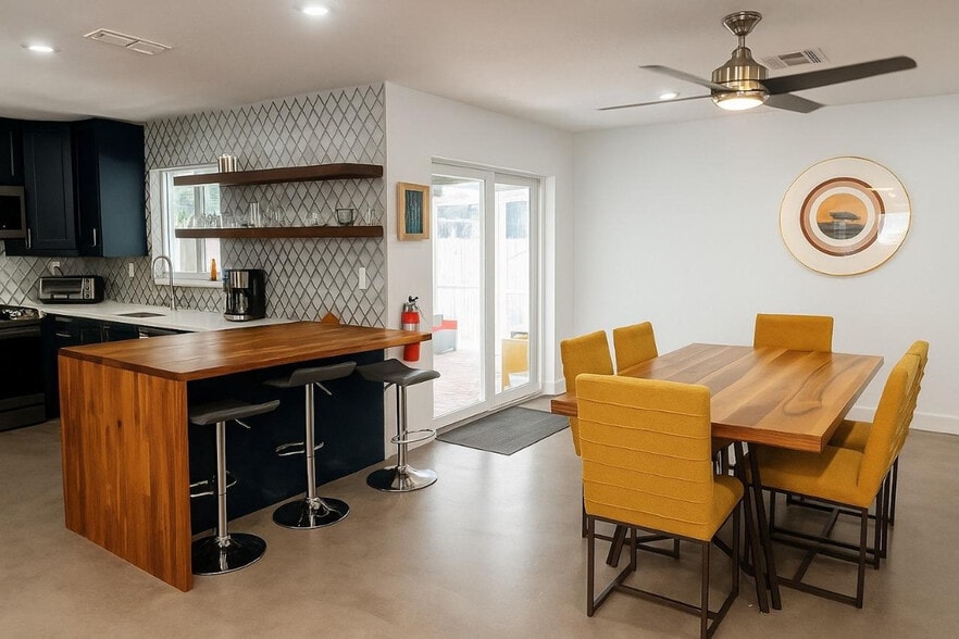 Building Photo - 3530 NE 13th Ave