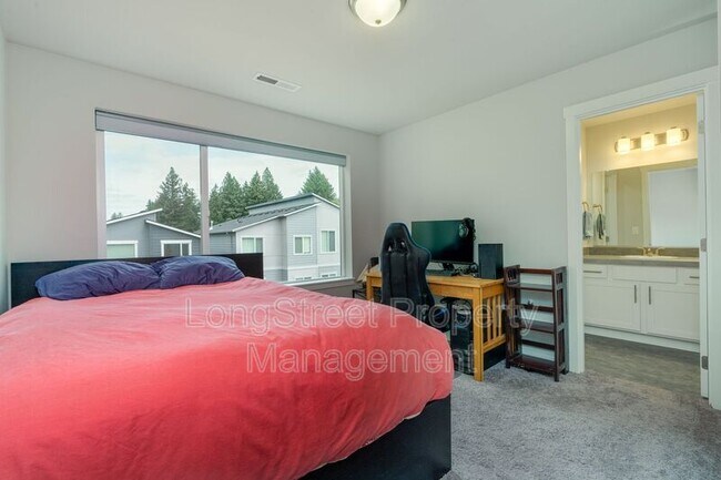 Building Photo - 17854 SW Rudolph Ln