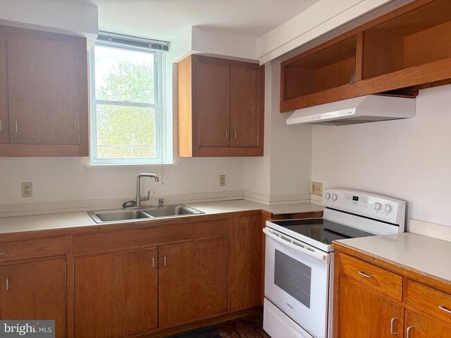 Building Photo - 7 Coryell St