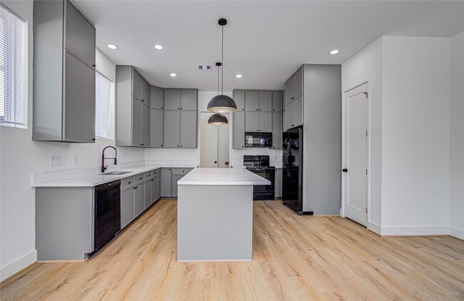 Building Photo - 1508 McKee St