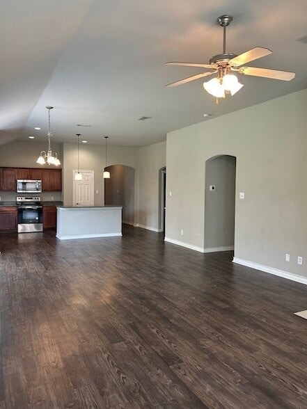 Building Photo - 1136 Edgewater Dr
