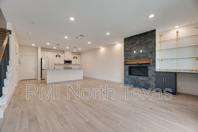 Building Photo - 770 Cavitt Ct