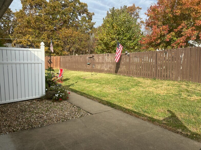 Building Photo - 1300 N 7th St