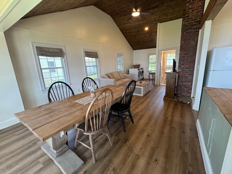 Building Photo - 810 Neuse Dr