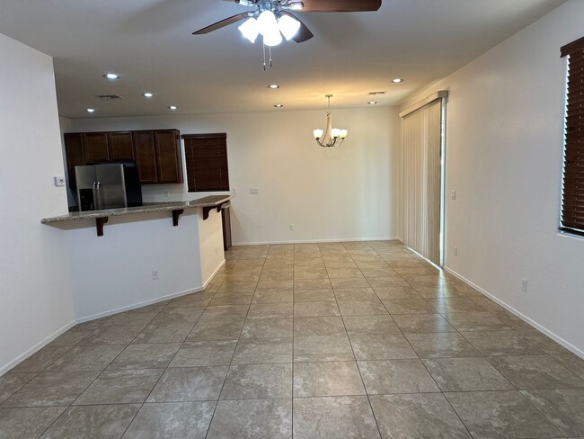 Building Photo - Charming Home in Maricopa *Available Today*