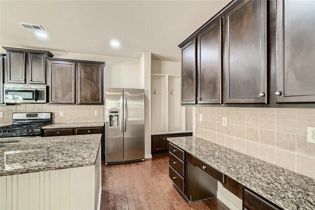 Building Photo - 1835 Habersham Villa Dr