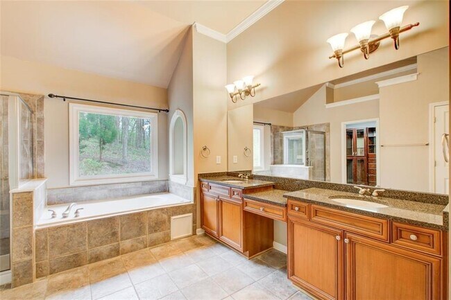Building Photo - 2060 Fife Ridge Ct