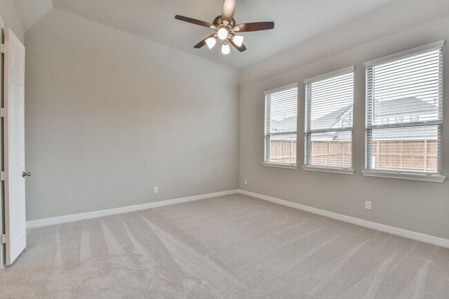 Building Photo - 27124 Regal Scott Dr