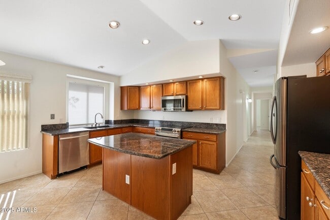 Building Photo - 7910 W Adobe Dr