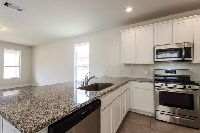 Building Photo - 22631 Rosebush Hl Rd