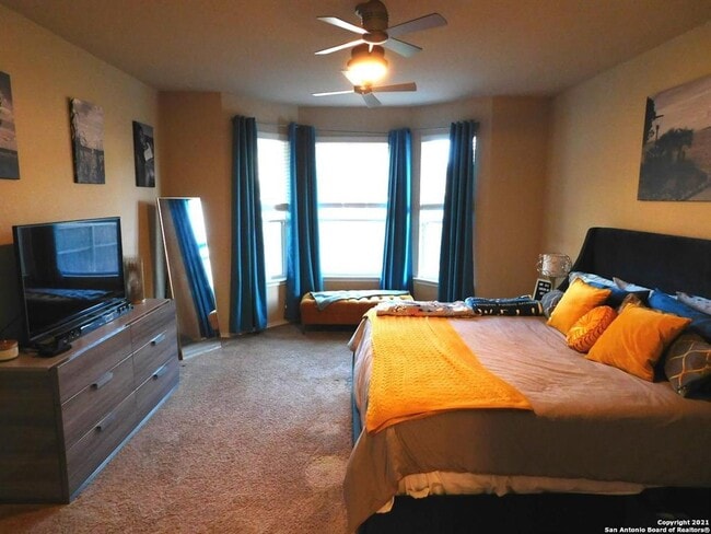 Building Photo - 9626 Common Law