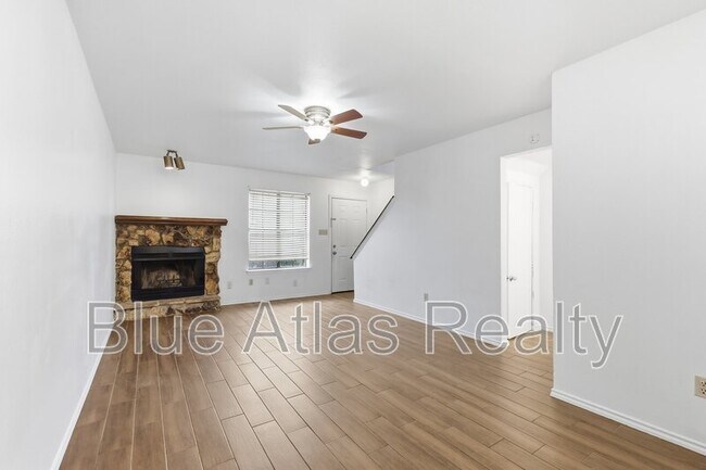 Building Photo - 2713 Wimbledon Ct