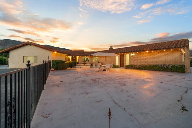 Building Photo - 14552 Skyline Truck Trail