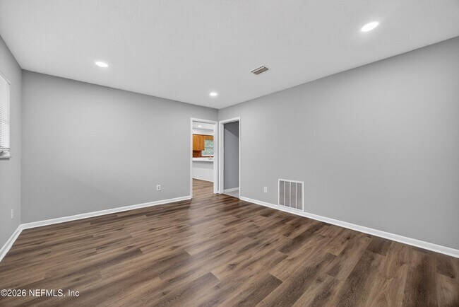 Building Photo - 8015 Jaguar Dr