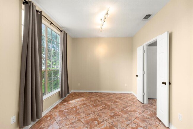 Building Photo - 16927 Fairway Glen Ln