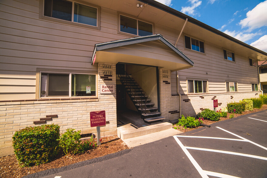 Building Photo - LAURELWOOD ESTATES