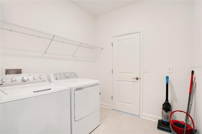 Building Photo - 571 Drop Shot Dr