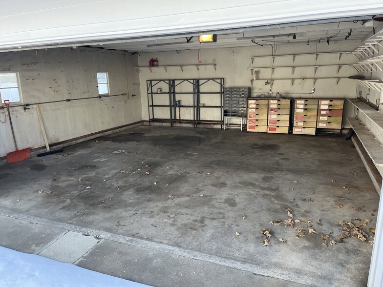 Building Photo - 1003 Perry St