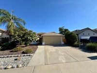 Building Photo - Spacious 3BD/2BA Home with 2-Car Garage in Desirable Antelope