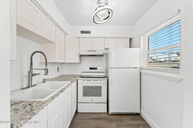 Building Photo - 411 Madison Ave