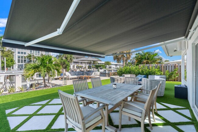 Building Photo - 2813 NE 29th St