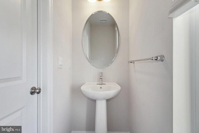 Building Photo - 406 Carroll Walk Ave