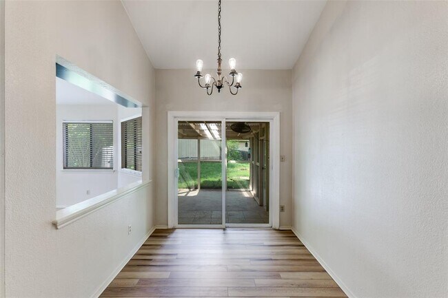 Building Photo - 1121 Peggotty Pl