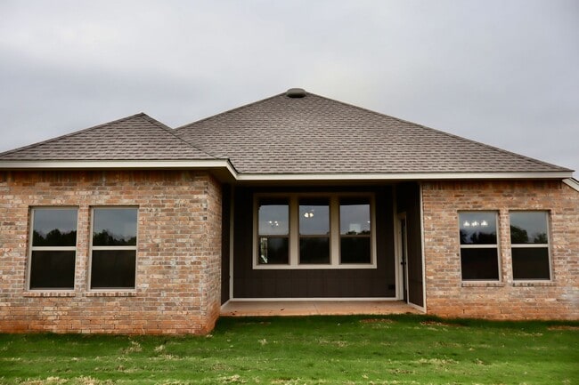 Building Photo - Brand New Home Shawnee OK