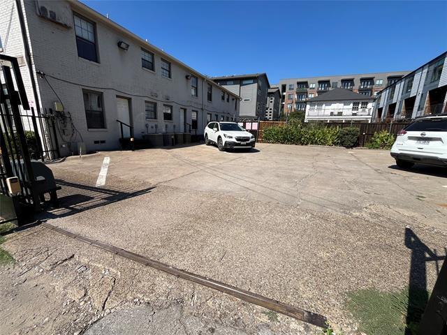 Building Photo - 2518 N Fitzhugh Ave