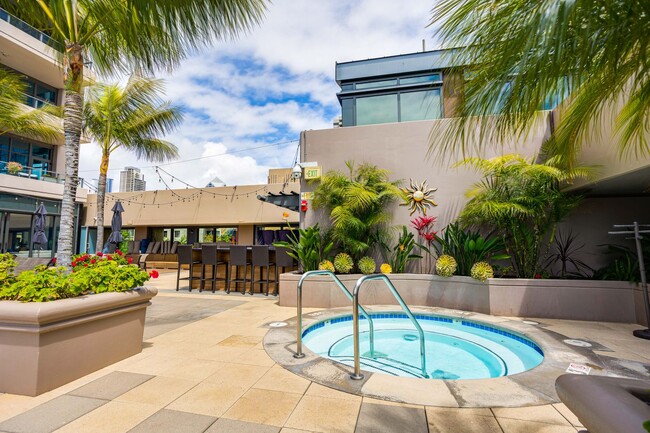 Building Photo - Water Views in the Pinnacle Marina