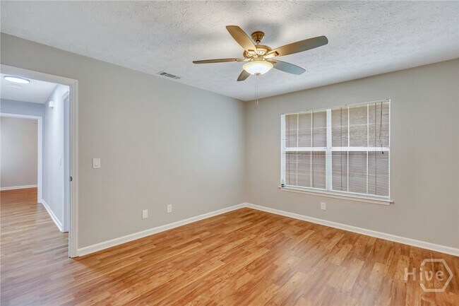 Building Photo - 34 Quail Forest Dr