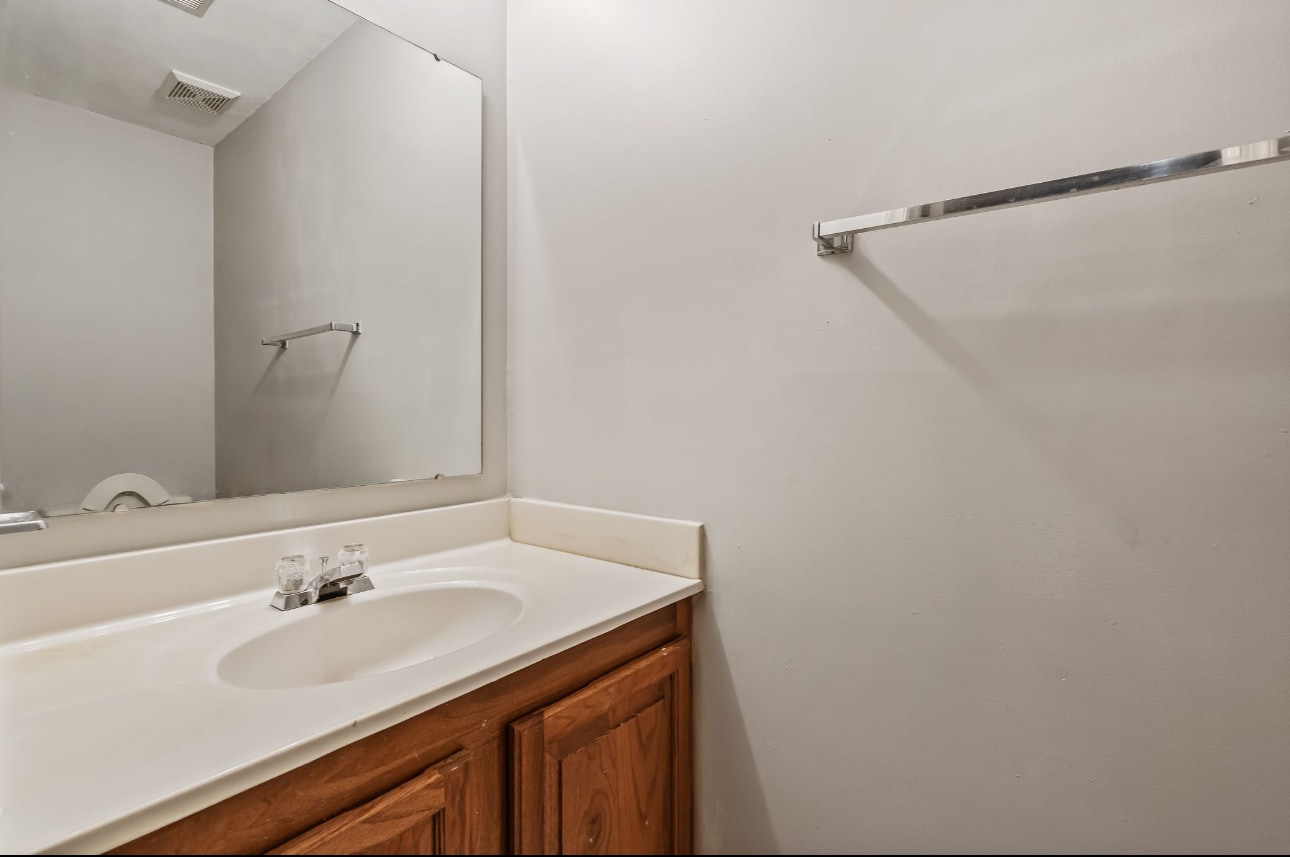 Building Photo - 7385 Hidden Knolls Ct