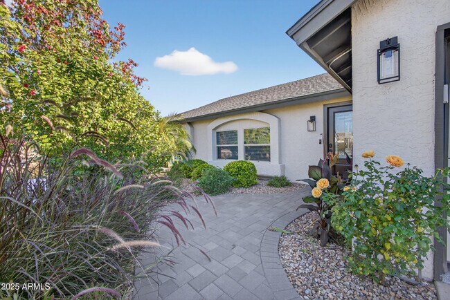 Building Photo - 6833 E Kelton Ln