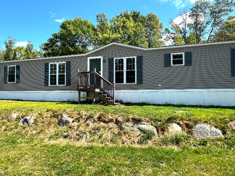 Primary Photo - 19 Maple St