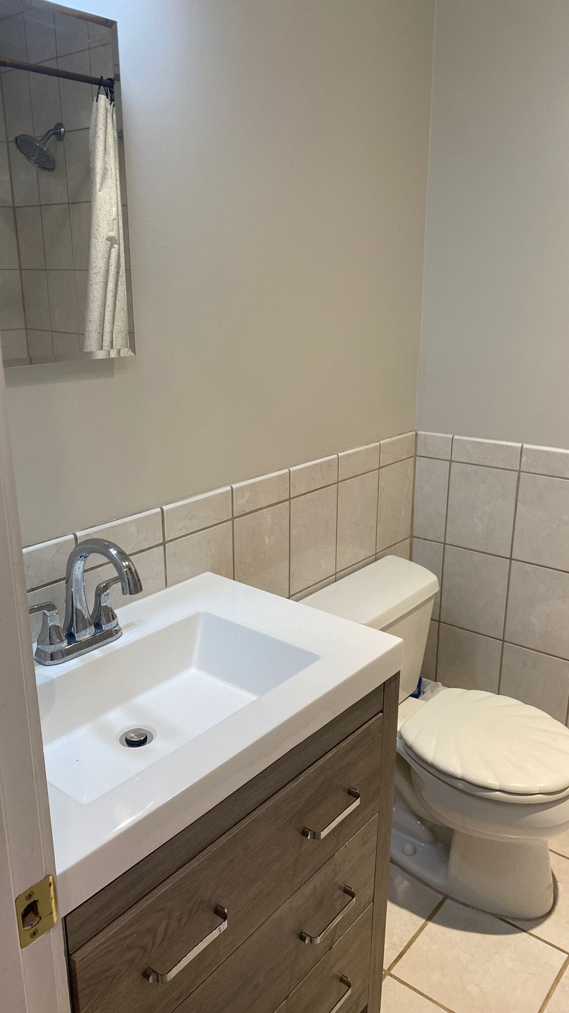 Bathroom - 1242 Queen St, NE