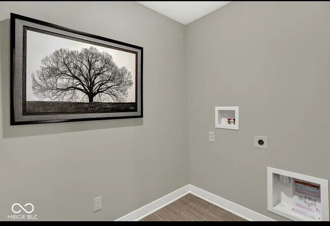 Building Photo - 16935 Sherwin Ct