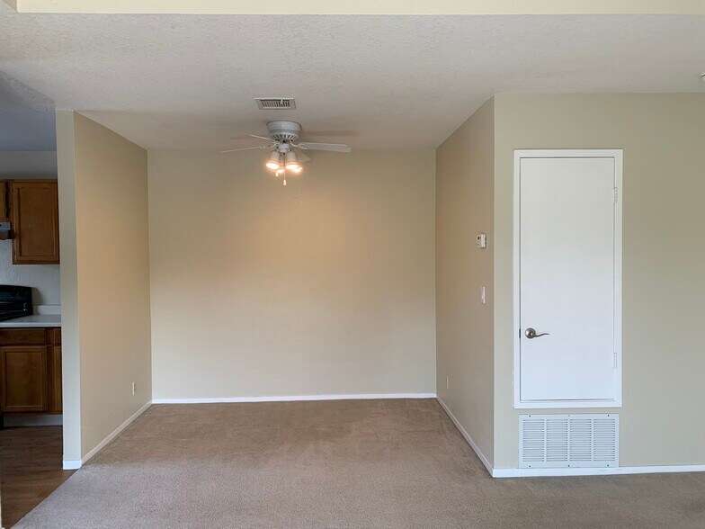 Dinning Area - 515 Canyon Oaks Dr