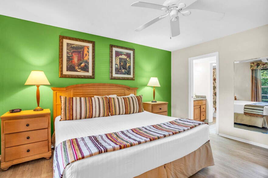 Building Photo - 600 Neapolitan Way