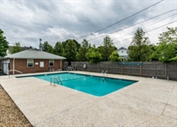 Building Photo - 32 Whitman Rd