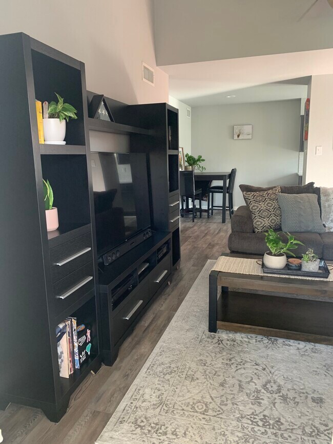 Building Photo - 4200 Watson St