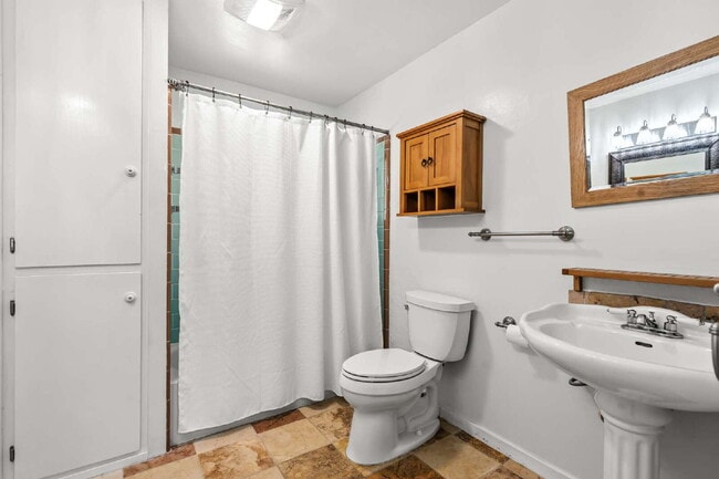 Building Photo - Charming 4-Bedroom Ashland Home with ADU, ...