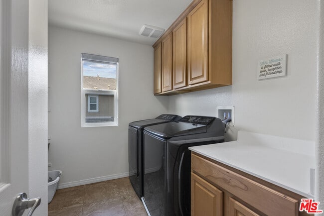 Building Photo - 28285 N Via Sonata Dr