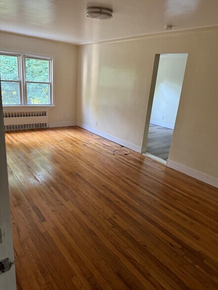 Building Photo - 32 Starr Ave