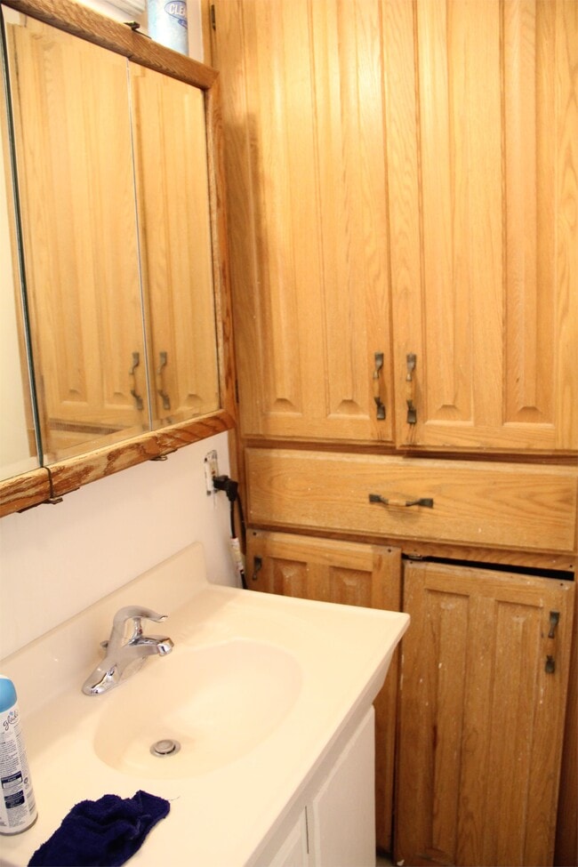 Building Photo - 545 N 800 E