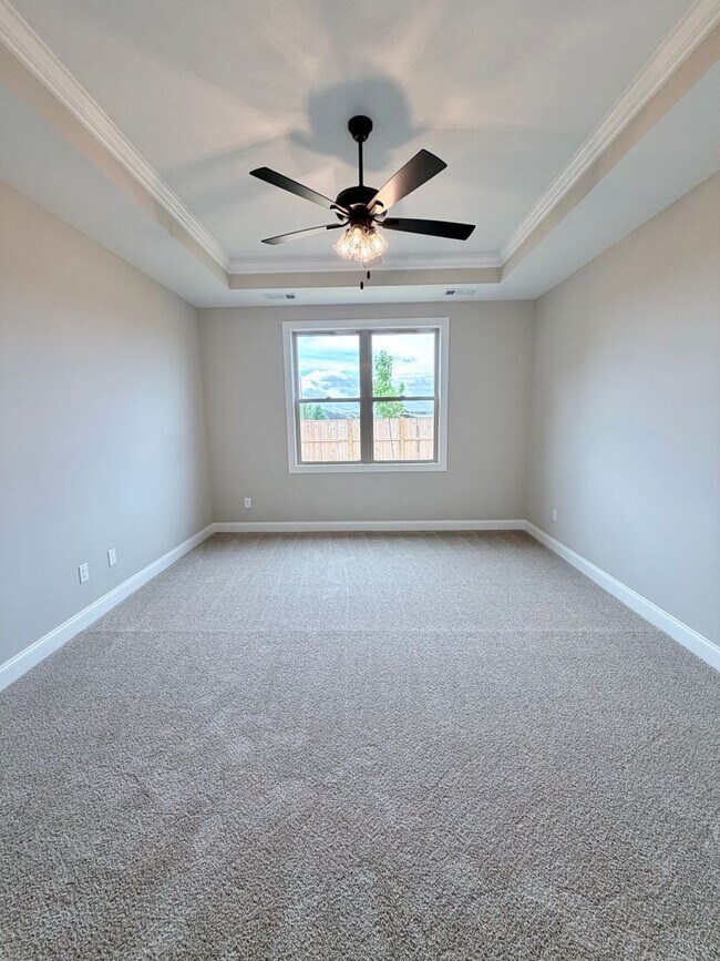 Building Photo - 204 Farmland Cir
