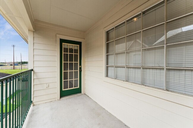 Building Photo - 2710 Grants Lake Blvd