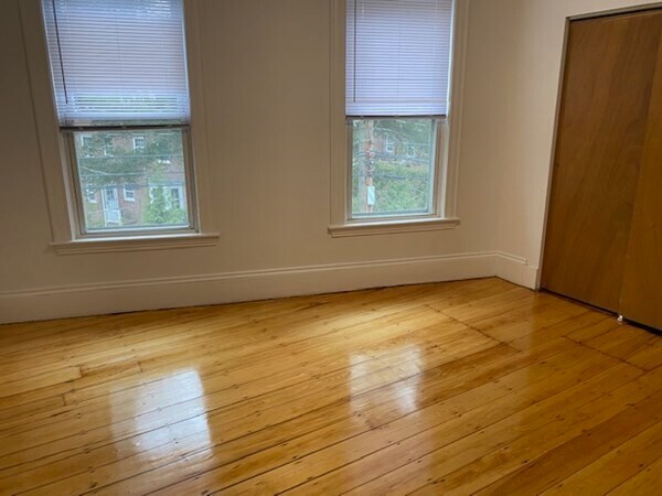 Building Photo - 245 Beacon St